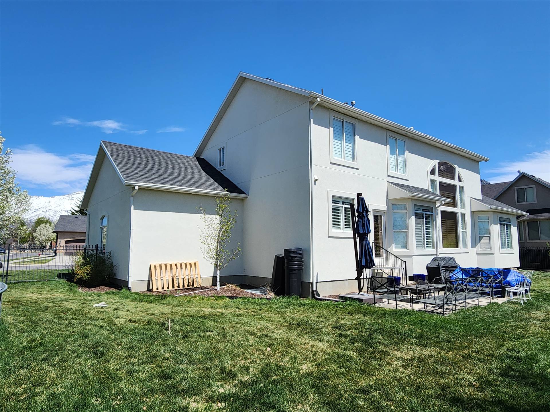 Herriman home exterior painting background